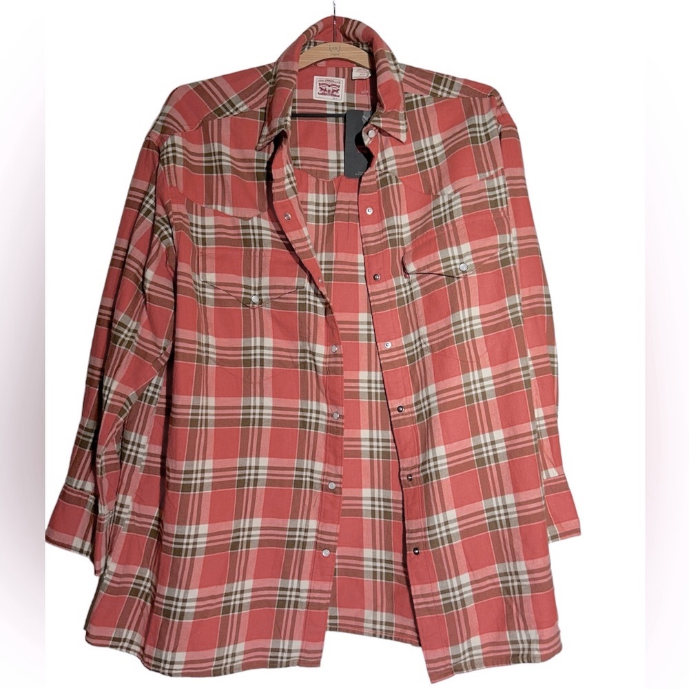 Levi's Women's Dylan Relaxed Western Shirt with a bold plaid print oversized M